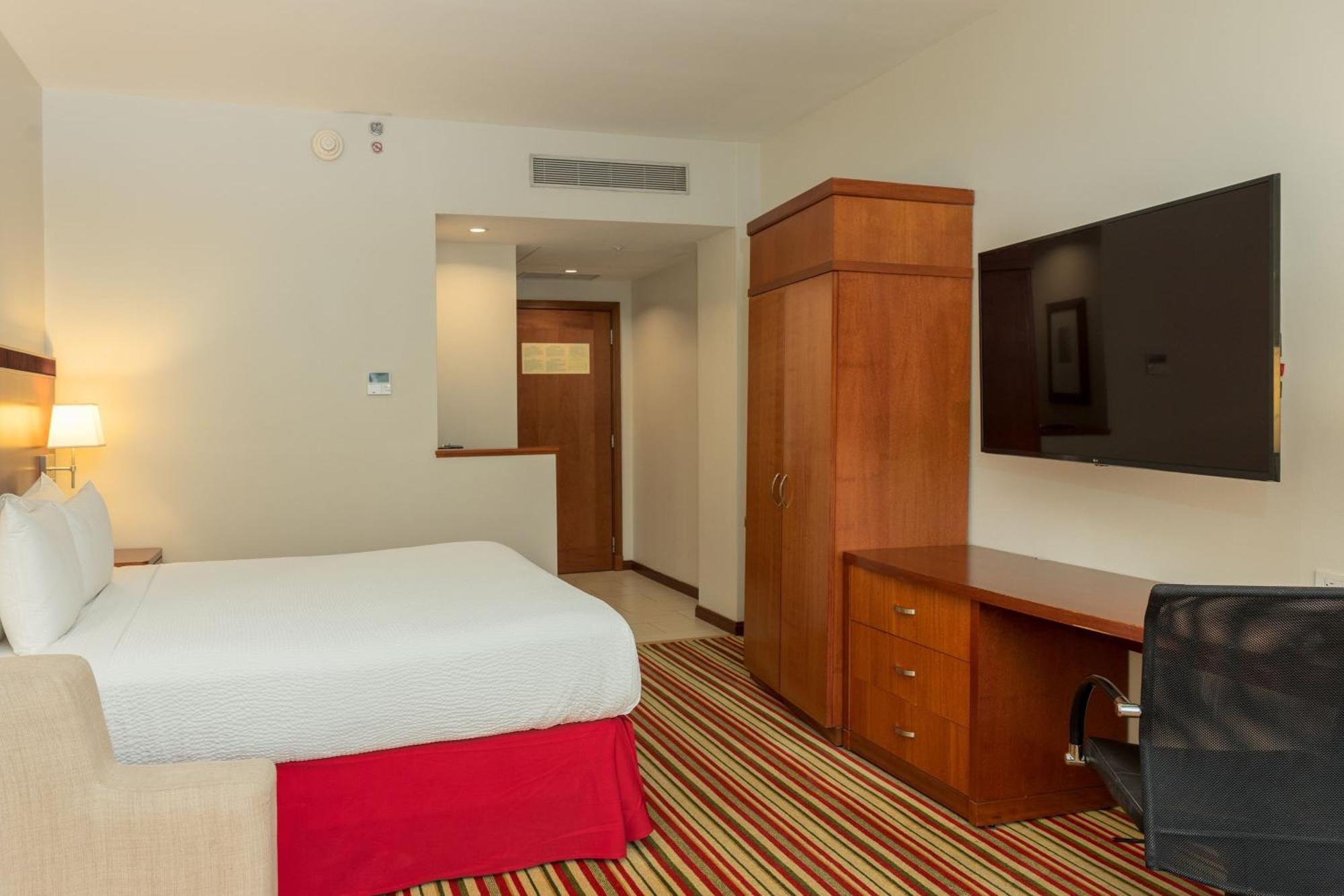 Courtyard By Marriott Panama Multiplaza Mall Ngoại thất bức ảnh